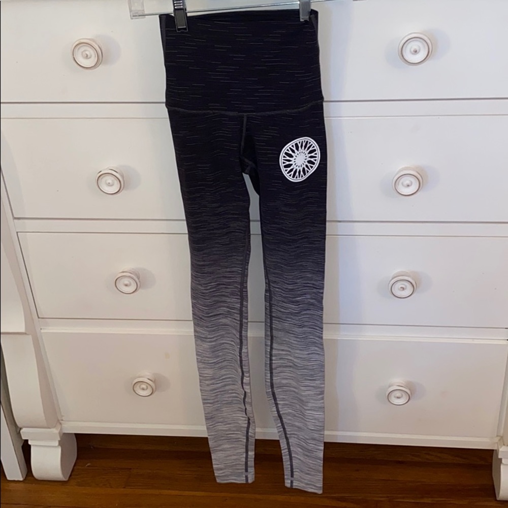 LULULEMON x SOUL CYCLE Ombré Leggings 2